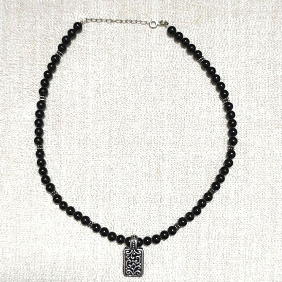 Source Unknown Jewelry - Black Bead and Silver Scroll Pendant Necklace 16" with 2" Extender